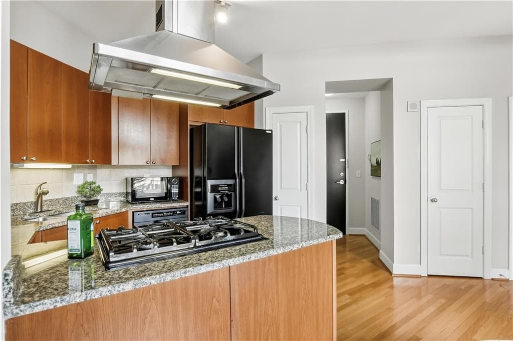 1 bedroom, 1 bathroom, 652 sq ft condominium for sale at 2626 Peachtree Road 606, Atlanta, GA 30305 — photo 9