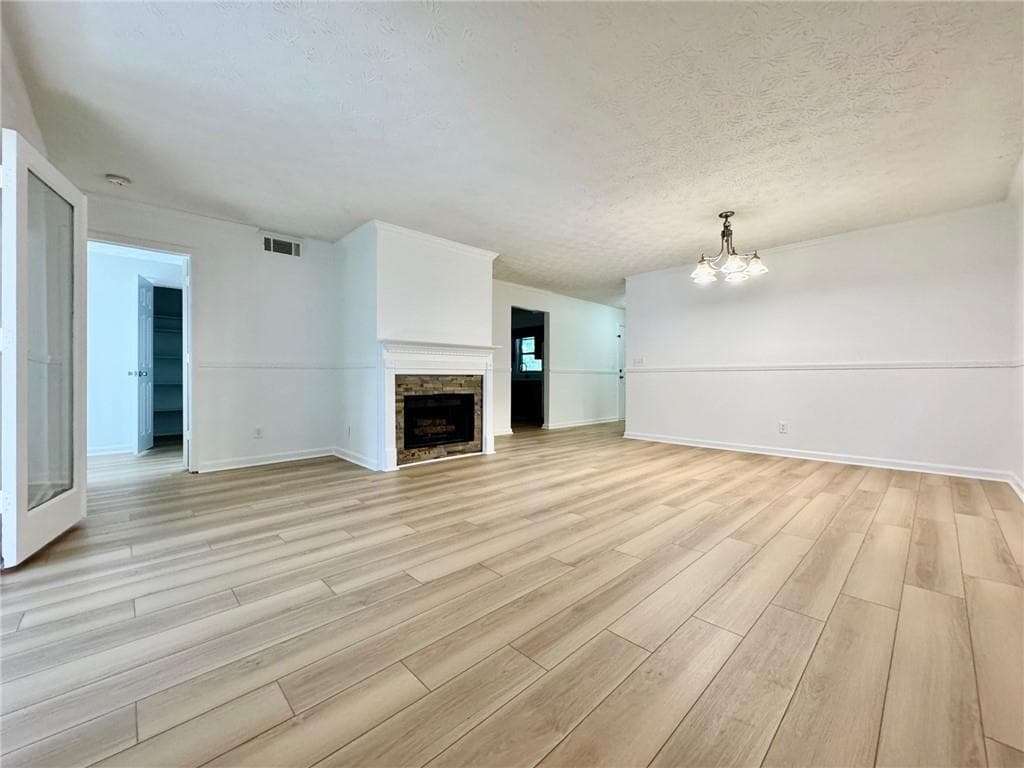 2 bedroom, 2 bathroom, 1,265 sq ft condominium under contract at 1911 Barrow Way, Duluth, GA 30096 — photo 3