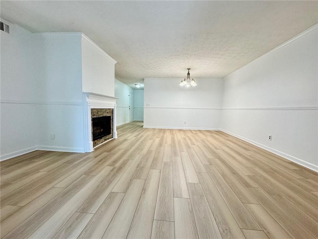 2 bedroom, 2 bathroom, 1,265 sq ft condominium under contract at 1911 Barrow Way, Duluth, GA 30096 — photo 4