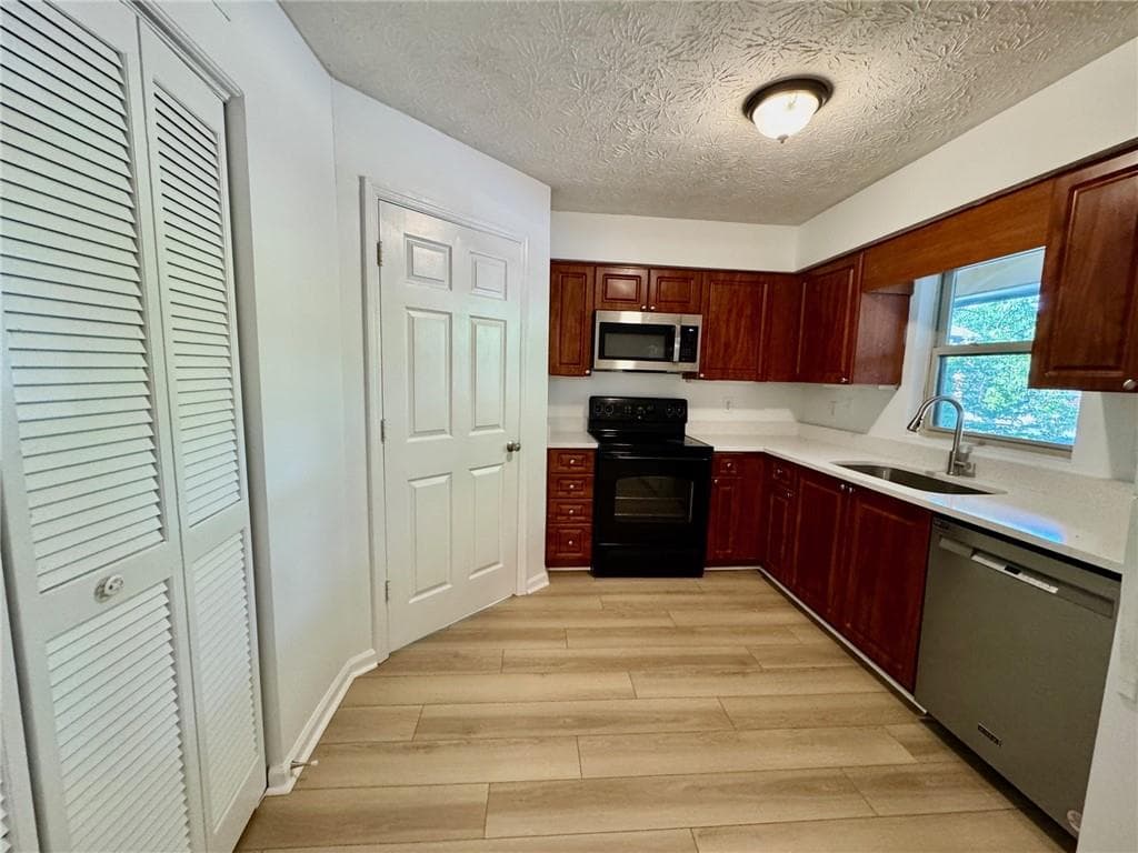 2 bedroom, 2 bathroom, 1,265 sq ft condominium under contract at 1911 Barrow Way, Duluth, GA 30096 — photo 7