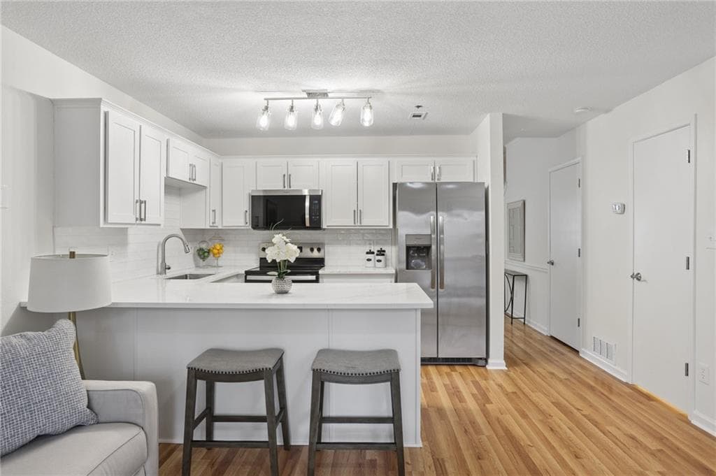 2 bedroom, 3 bathroom, 1,088 sq ft condominium under contract at 3042 Steeplechase, Alpharetta, GA 30004 — photo 6