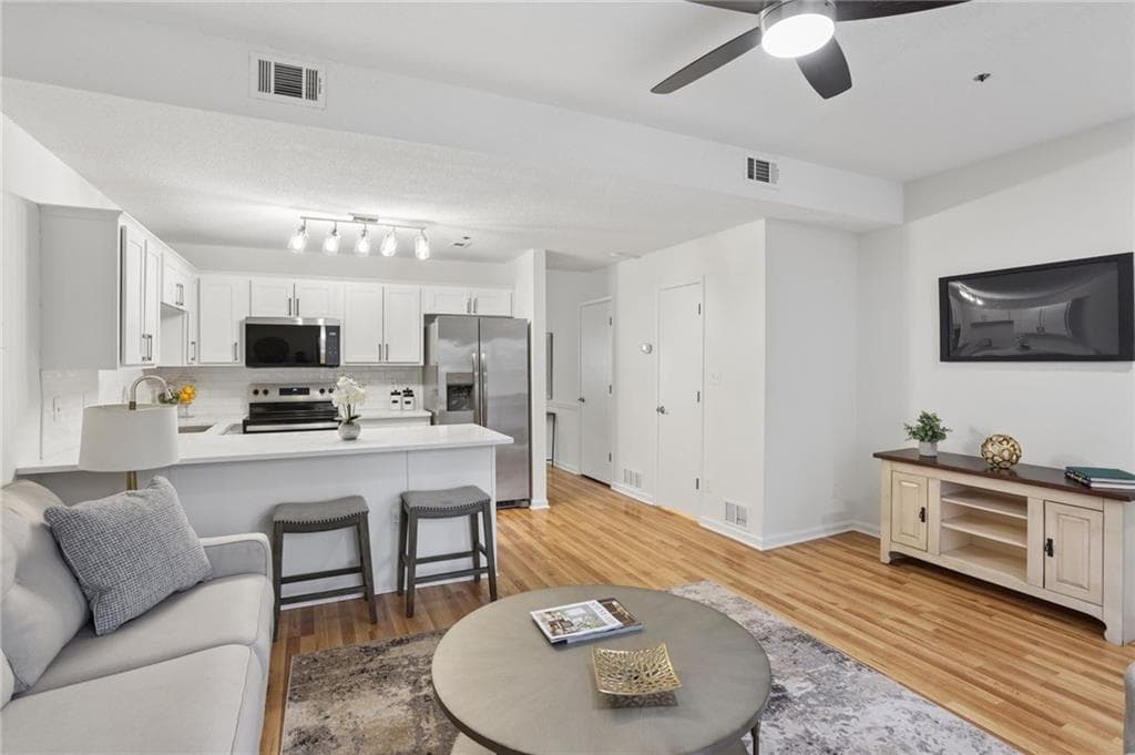2 bedroom, 3 bathroom, 1,088 sq ft condominium under contract at 3042 Steeplechase, Alpharetta, GA 30004 — photo 7