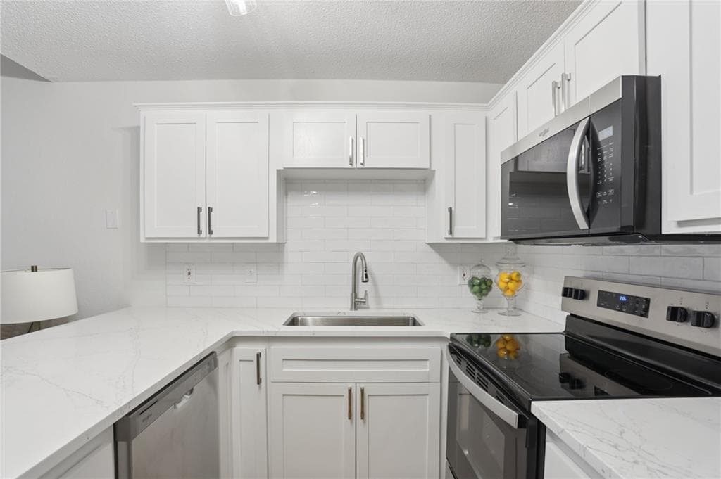 2 bedroom, 3 bathroom, 1,088 sq ft condominium under contract at 3042 Steeplechase, Alpharetta, GA 30004 — photo 8
