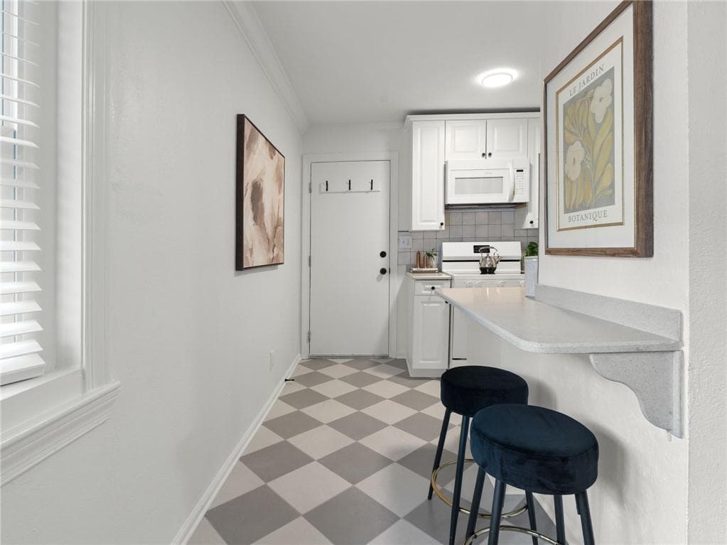 2 bedroom, 1 bathroom, 723 sq ft condominium for sale at 841 Frederica Street 22, Atlanta, GA 30306 — photo 5