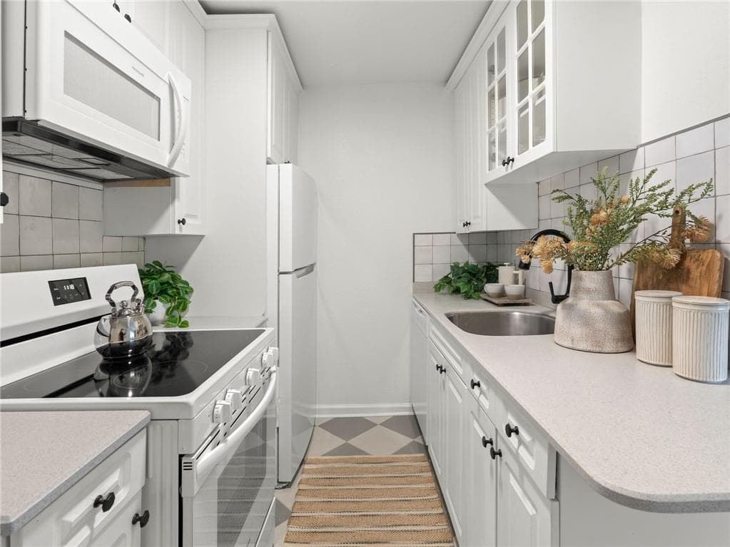 2 bedroom, 1 bathroom, 723 sq ft condominium for sale at 841 Frederica Street 22, Atlanta, GA 30306 — photo 6