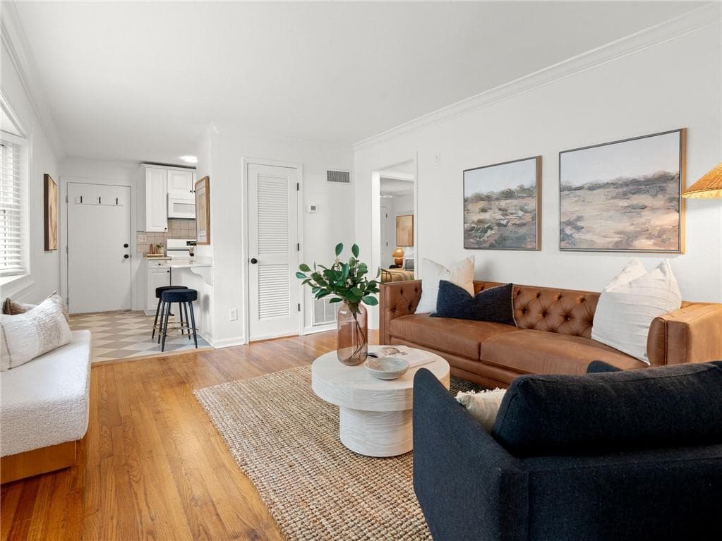 2 bedroom, 1 bathroom, 723 sq ft condominium for sale at 841 Frederica Street 22, Atlanta, GA 30306 — photo 3