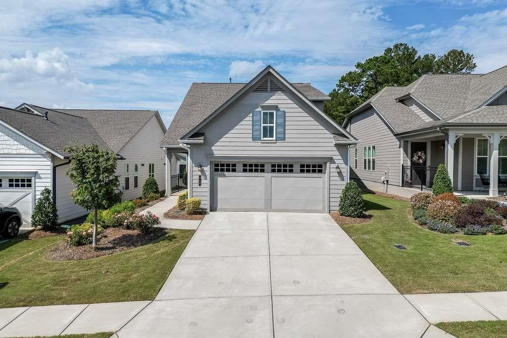 2 bedroom, 2 bathroom single family residence under contract at 452 Ontario Lane, Hoschton, GA 30548