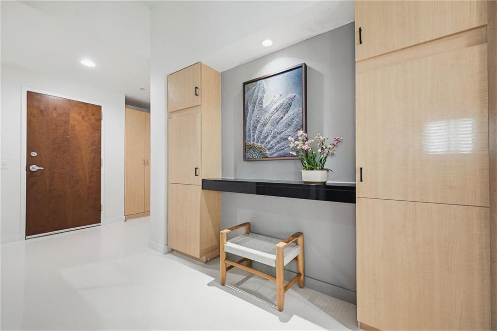 2 bedroom, 2 bathroom, 1,324 sq ft condominium for sale at 335 W Ponce De Leon Avenue 601, Decatur, GA 30030 — photo 7