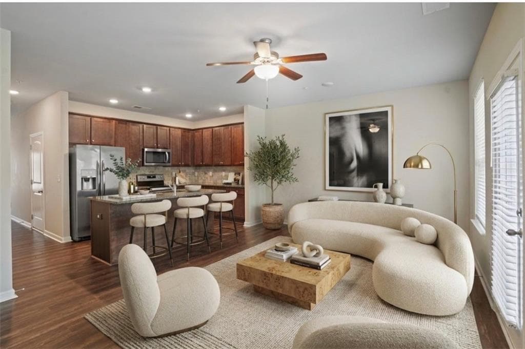 3 bedroom, 3 bathroom, 1,408 sq ft townhouse for sale at 1474 O'Connor Drive, Jonesboro, GA 30236 — photo 2