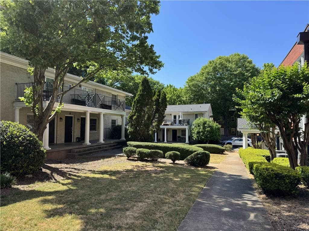 2 bedroom, 1 bathroom, 790 sq ft condominium sold at 866 Briarcliff Road B1, Atlanta, GA 30306