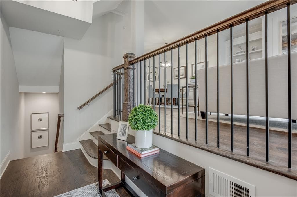 4 bedroom, 5 bathroom, 3,575 sq ft townhouse under contract at 3440 Commander Cove, Suwanee, GA 30024 — photo 9