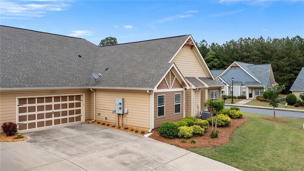 3 bedroom, 2 bathroom, 1,433 sq ft condominium under contract at 6 William Drive 47, White, GA 30184 — photo 2