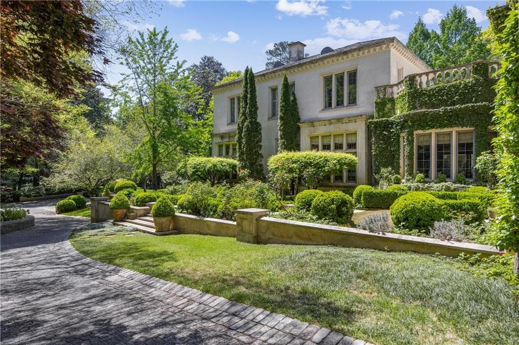 6 bedroom, 11 bathroom, 15,000 sq ft single family residence for sale at 881 W Conway Drive, Atlanta, GA 30327 — photo 4