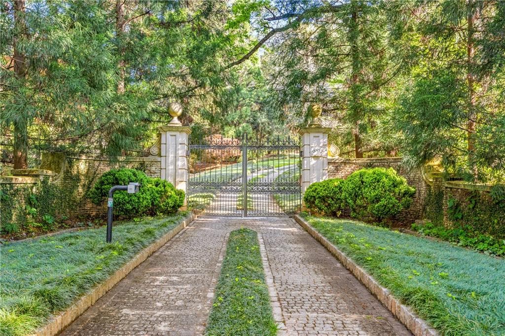 6 bedroom, 11 bathroom, 15,000 sq ft single family residence for sale at 881 W Conway Drive, Atlanta, GA 30327 — photo 9