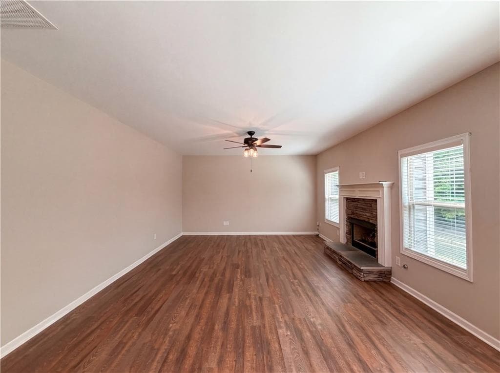 4 bedroom, 3 bathroom, 2,755 sq ft single family residence for sale at 92 Old Bailey Farms Drive, Senoia, GA 30276 — photo 4