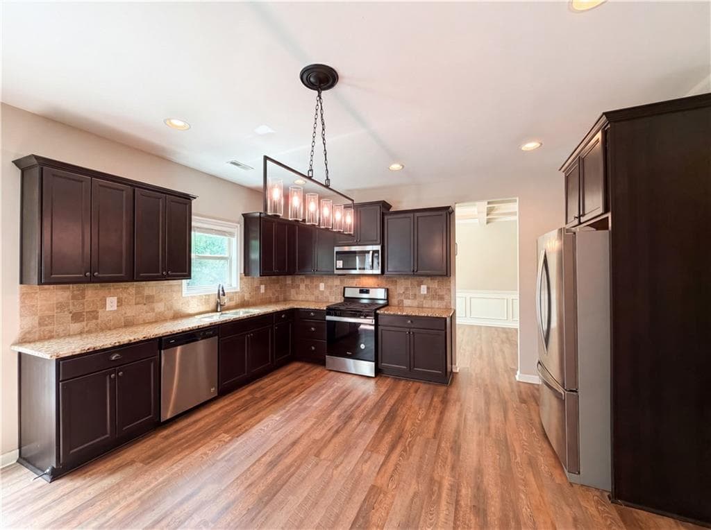 4 bedroom, 3 bathroom, 2,755 sq ft single family residence for sale at 92 Old Bailey Farms Drive, Senoia, GA 30276 — photo 6
