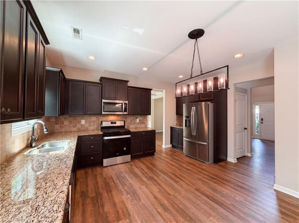 4 bedroom, 3 bathroom, 2,755 sq ft single family residence for sale at 92 Old Bailey Farms Drive, Senoia, GA 30276 — photo 7