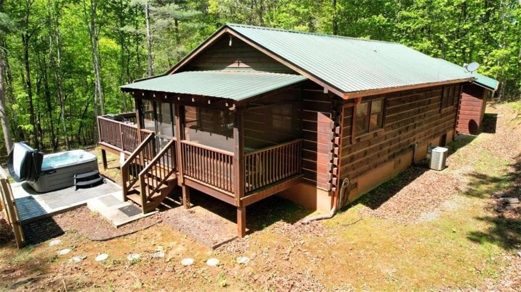 2 bedroom, 2 bathroom, 984 sq ft single family residence for sale at 210 Shade Tree Lane, Mineral Bluff, GA 30559 — photo 7