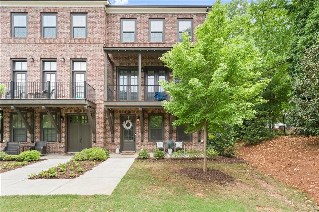 3 bedroom, 4 bathroom, 2,707 sq ft townhouse for sale at 803 Snider Walk, Marietta, GA 30068