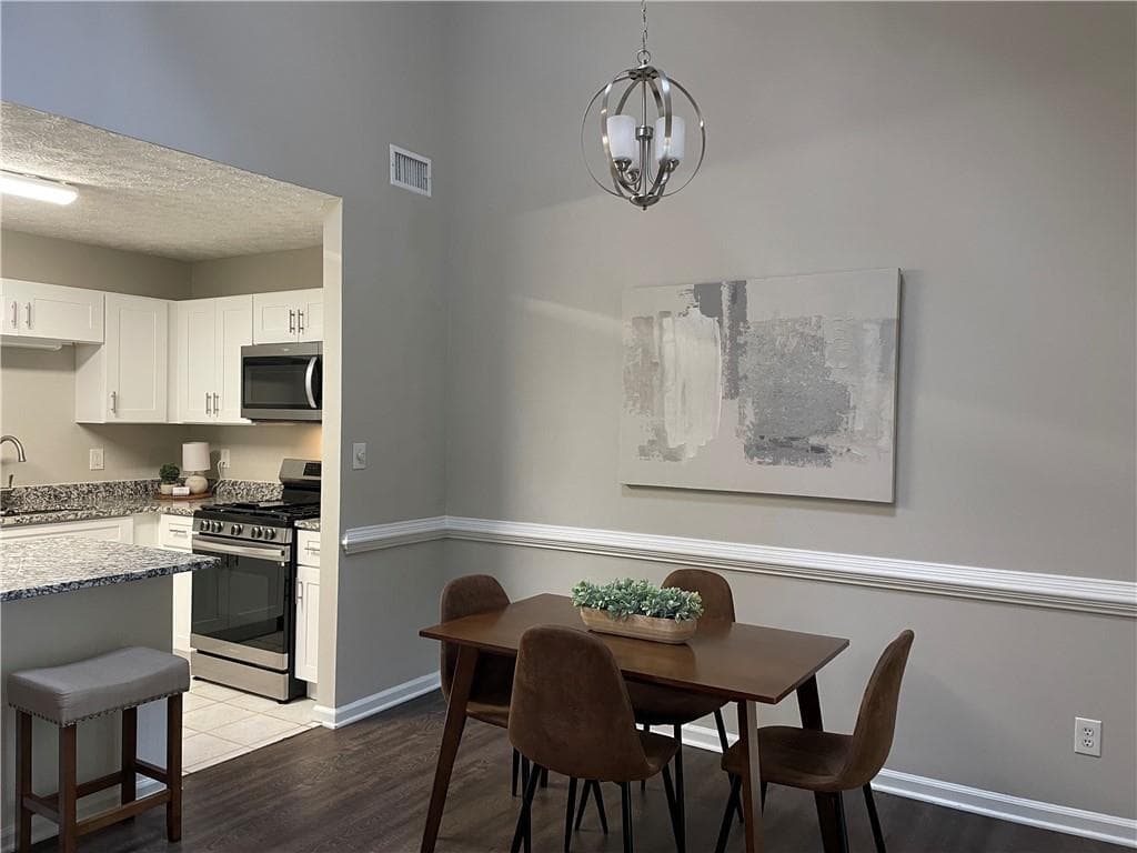 3 bedroom, 2 bathroom, 1,390 sq ft townhouse for rent at 1068 Travelers Trail, Kennesaw, GA 30144 for $2,300 a month — photo 8