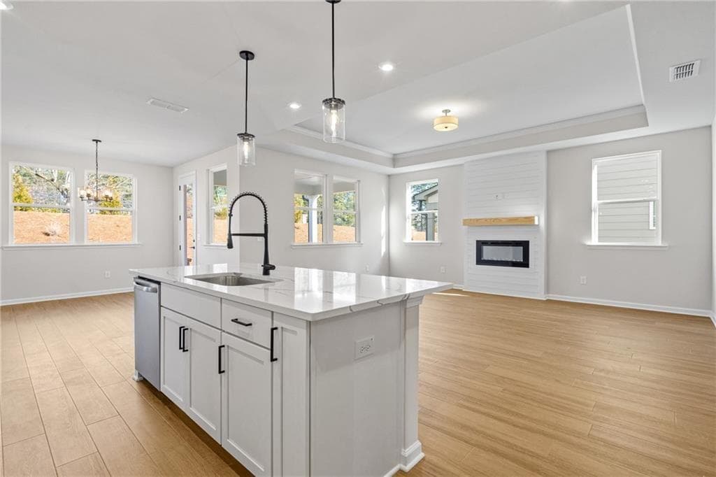 3 bedroom, 2 bathroom, 2,001 sq ft single family residence for sale at 1590 Savory Way, Loganville, GA 30052 — photo 7