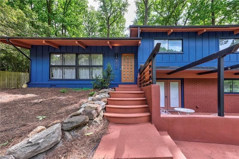 4 bedroom, 3 bathroom, 2,080 sq ft single family residence under contract at 3348 Lynnray Drive, Atlanta, GA 30340 — photo 2
