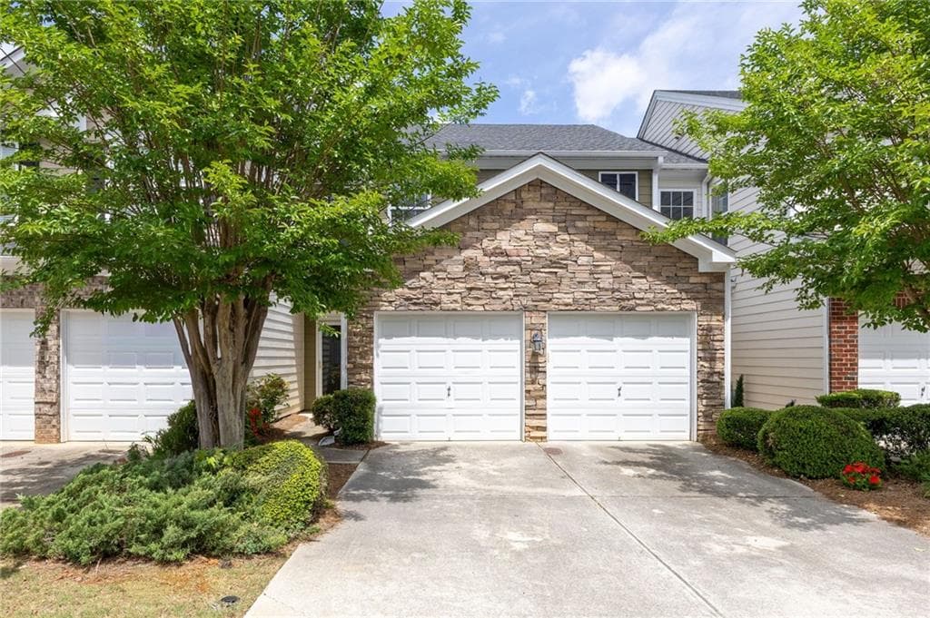2 bedroom, 3 bathroom, 1,622 sq ft townhouse for sale at 124 Flatwood Trail, Marietta, GA 30066