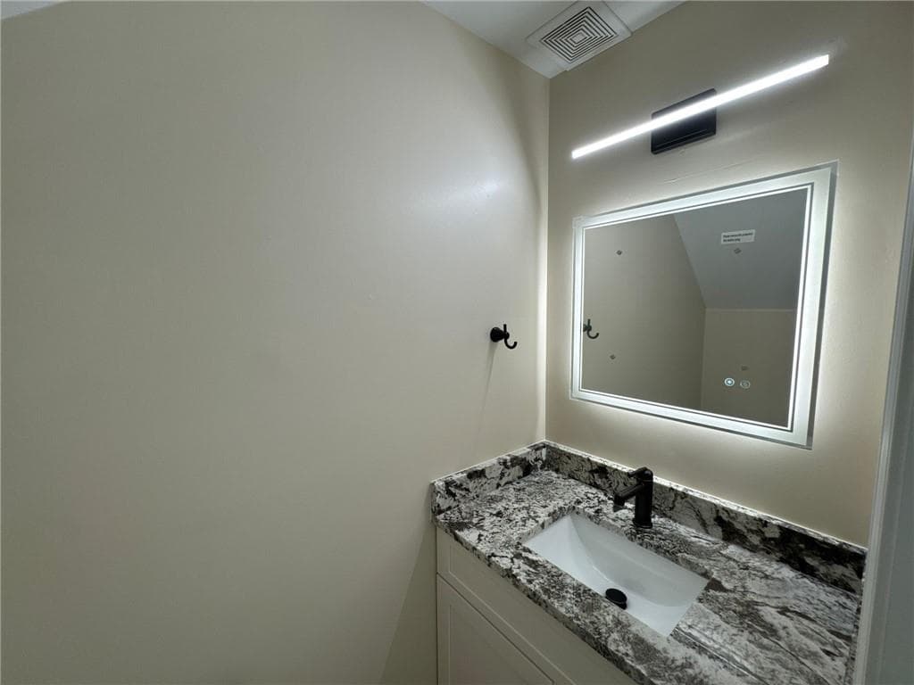 2 bedroom, 3 bathroom, 1,240 sq ft townhouse for sale at 923 Prestwyck Court, Alpharetta, GA 30004 — photo 9