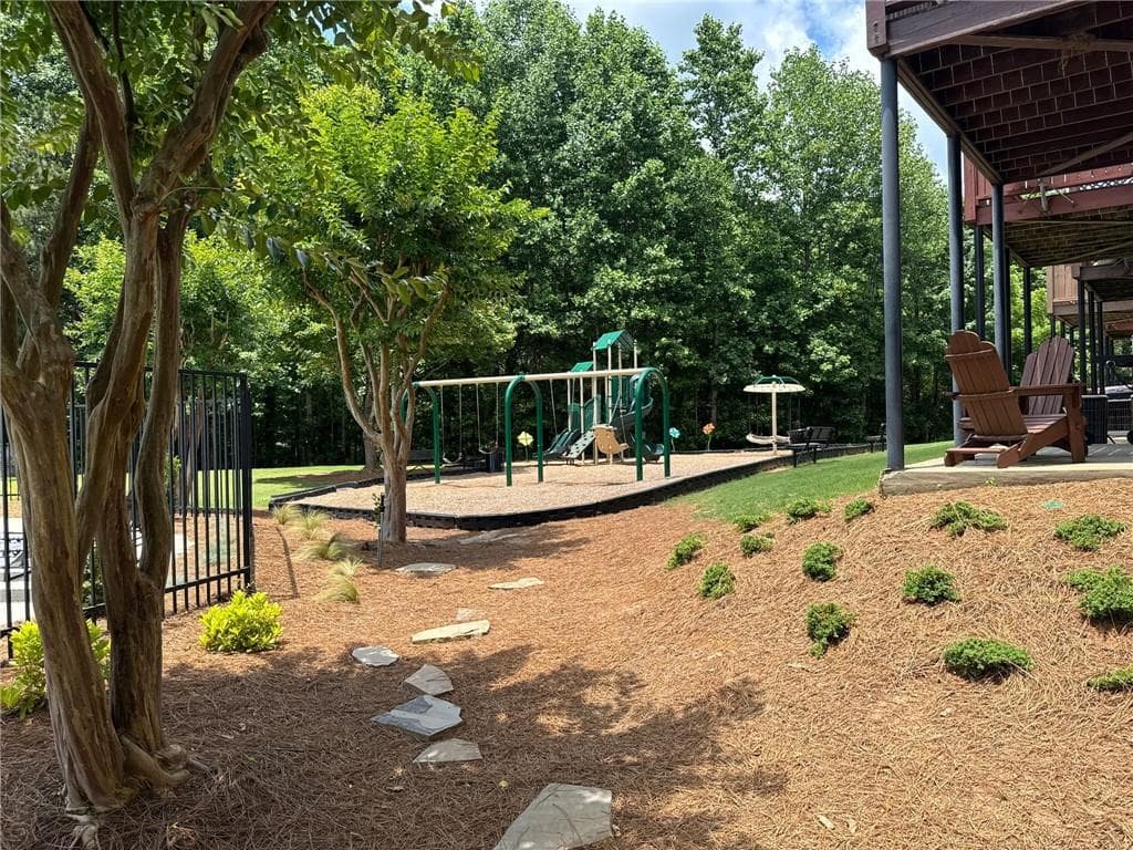 2 bedroom, 3 bathroom, 1,240 sq ft townhouse for sale at 923 Prestwyck Court, Alpharetta, GA 30004 — photo 10