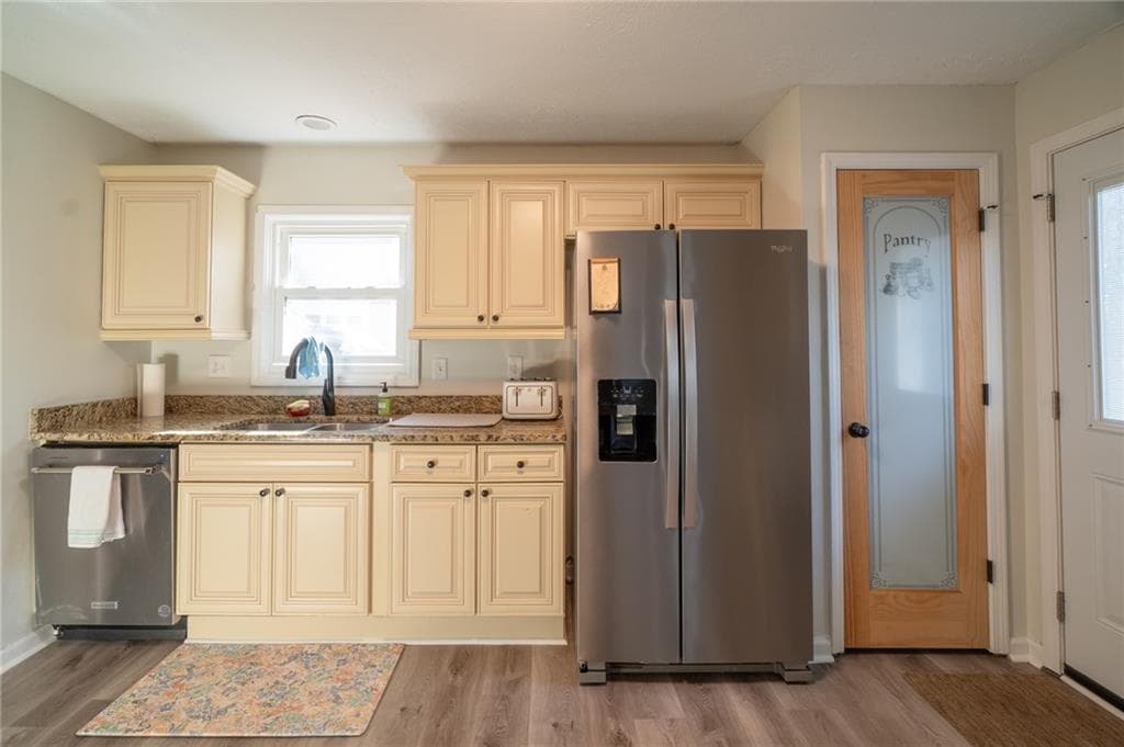 3 bedroom, 2 bathroom, 1,671 sq ft single family residence for sale at 5027 Post Road Court, Stone Mountain, GA 30088 — photo 7