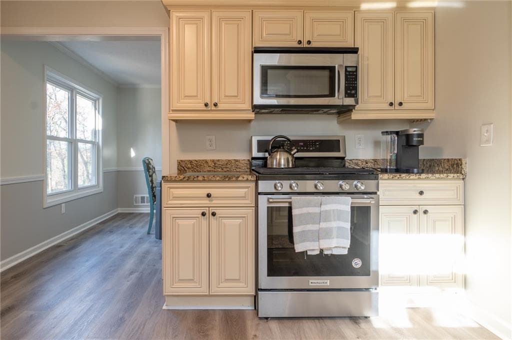 3 bedroom, 2 bathroom, 1,671 sq ft single family residence for sale at 5027 Post Road Court, Stone Mountain, GA 30088 — photo 9