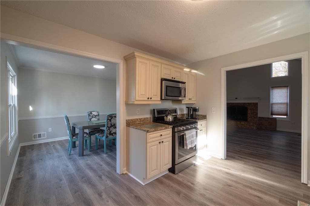 3 bedroom, 2 bathroom, 1,671 sq ft single family residence for sale at 5027 Post Road Court, Stone Mountain, GA 30088 — photo 10