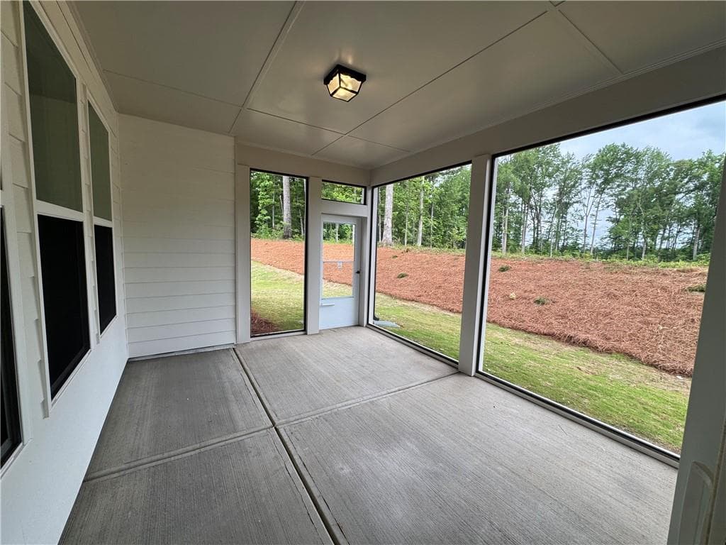 5 bedroom, 4 bathroom, 2,952 sq ft single family residence for sale at 102 Rose Lake Court, Hoschton, GA 30548 — photo 8