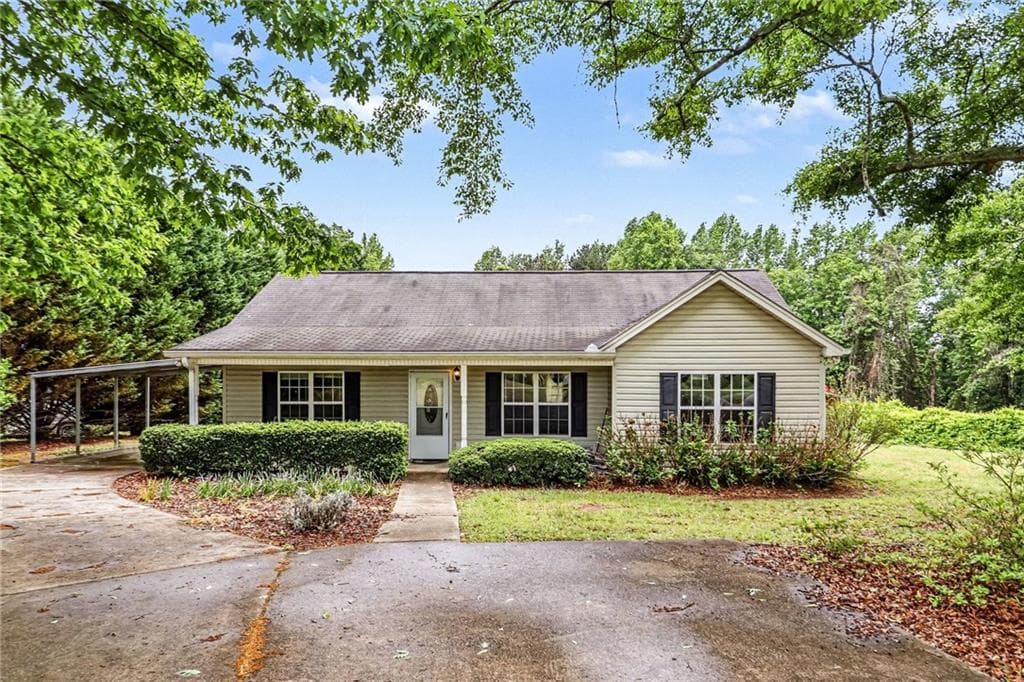 3 bedroom, 2 bathroom, 1,258 sq ft single family residence sold at 2493 Morgan Road, Bremen, GA 30110