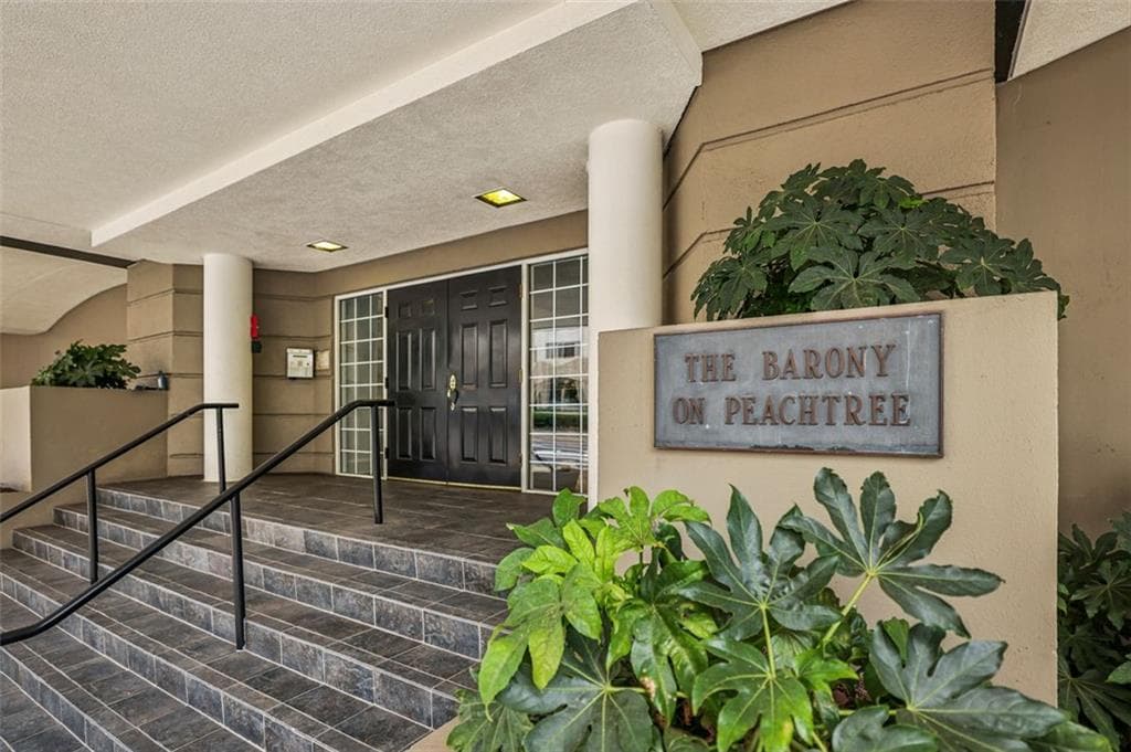 2 bedroom, 2 bathroom, 1,399 sq ft condominium for sale at 2499 Peachtree Road 406, Atlanta, GA 30305