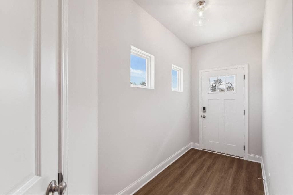 4 bedroom, 3 bathroom, 1,882 sq ft townhouse for rent at 352 Stately Oaks Court Carlisle, Hoschton, GA 30548 for $2,135 a month — photo 2