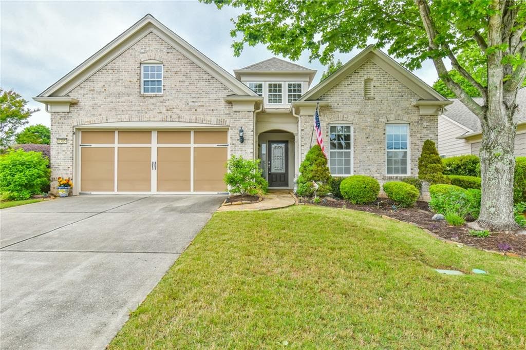 3 bedroom, 2 bathroom, 2,052 sq ft single family residence sold at 6305 Ashwood Lane, Hoschton, GA 30548