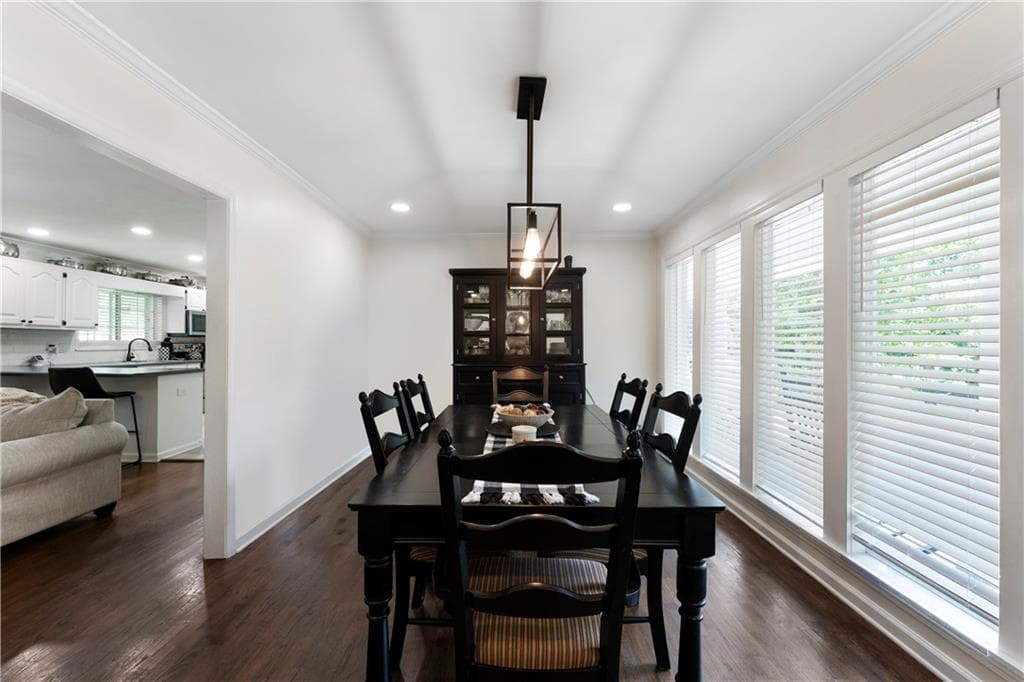 4 bedroom, 2 bathroom, 2,442 sq ft single family residence for sale at 212 Sherwood Drive, Calhoun, GA 30701 — photo 7