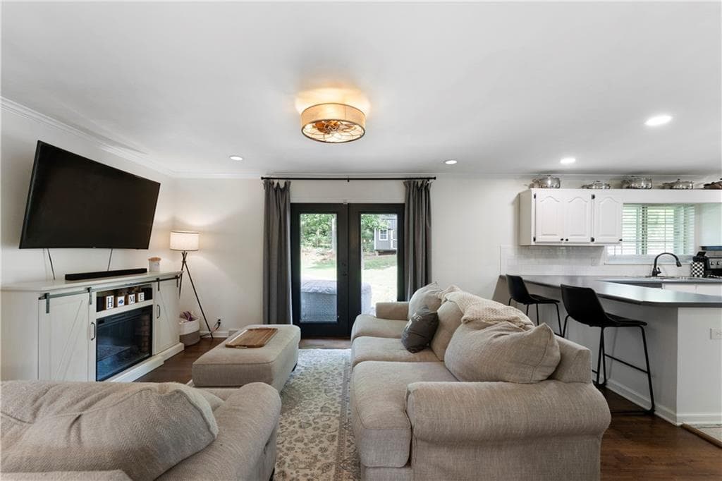 4 bedroom, 2 bathroom, 2,442 sq ft single family residence for sale at 212 Sherwood Drive, Calhoun, GA 30701 — photo 9