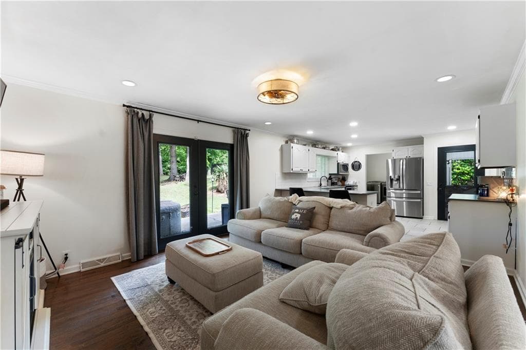 4 bedroom, 2 bathroom, 2,442 sq ft single family residence for sale at 212 Sherwood Drive, Calhoun, GA 30701 — photo 10