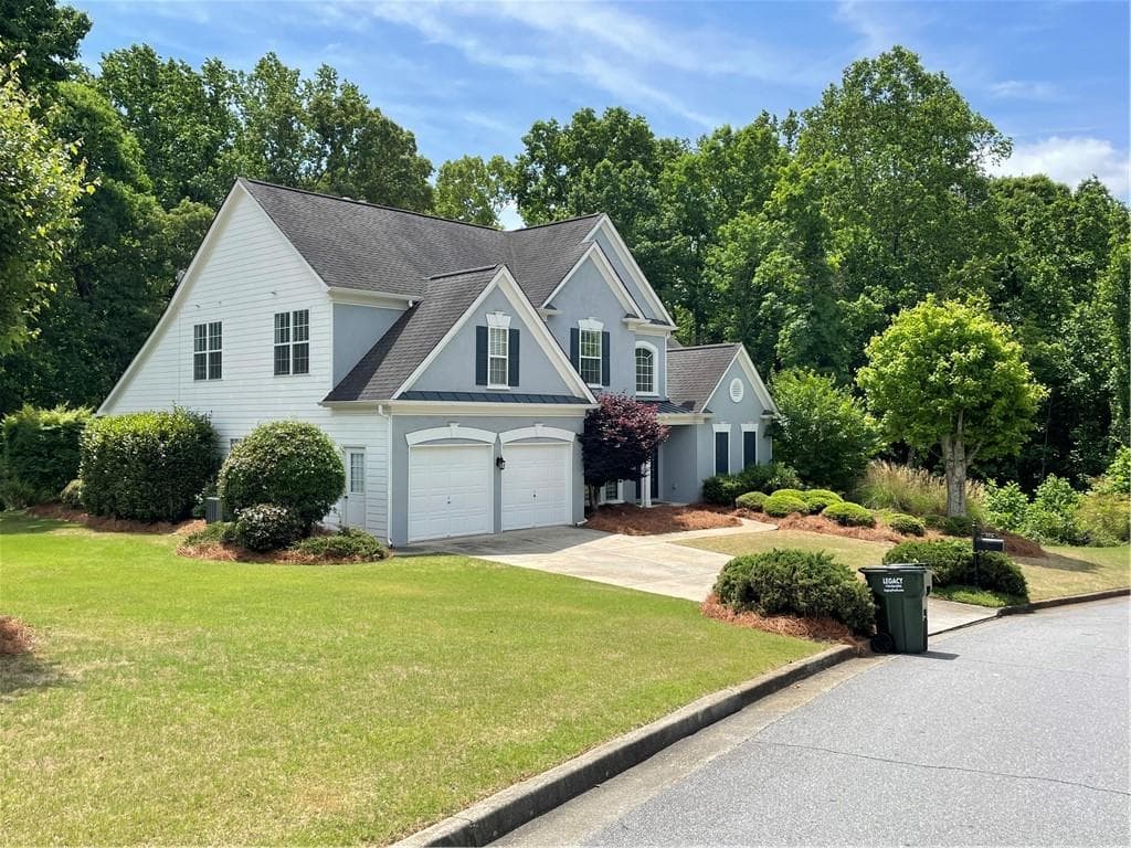4 bedroom, 4 bathroom, 3,140 sq ft single family residence for sale at 570 Bellemont Court, Johns Creek, GA 30097 — photo 2