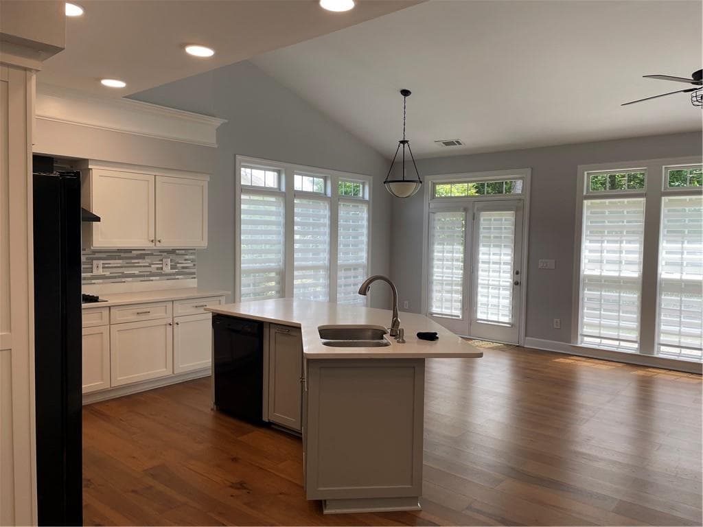 4 bedroom, 4 bathroom, 3,140 sq ft single family residence for sale at 570 Bellemont Court, Johns Creek, GA 30097 — photo 7