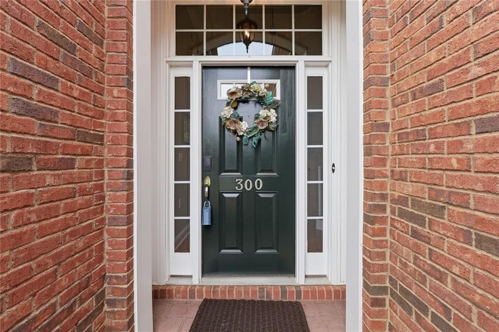 3 bedroom, 3 bathroom, 2,025 sq ft townhouse under contract at 300 Lauren Lane, Woodstock, GA 30188 — photo 3