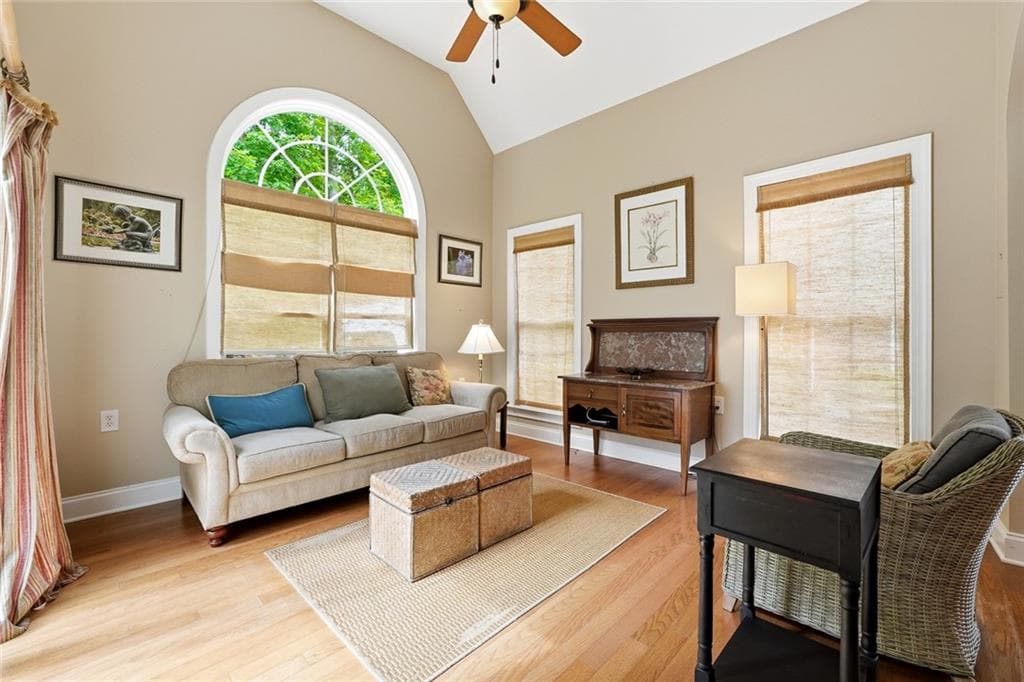 3 bedroom, 3 bathroom, 2,025 sq ft townhouse under contract at 300 Lauren Lane, Woodstock, GA 30188 — photo 9