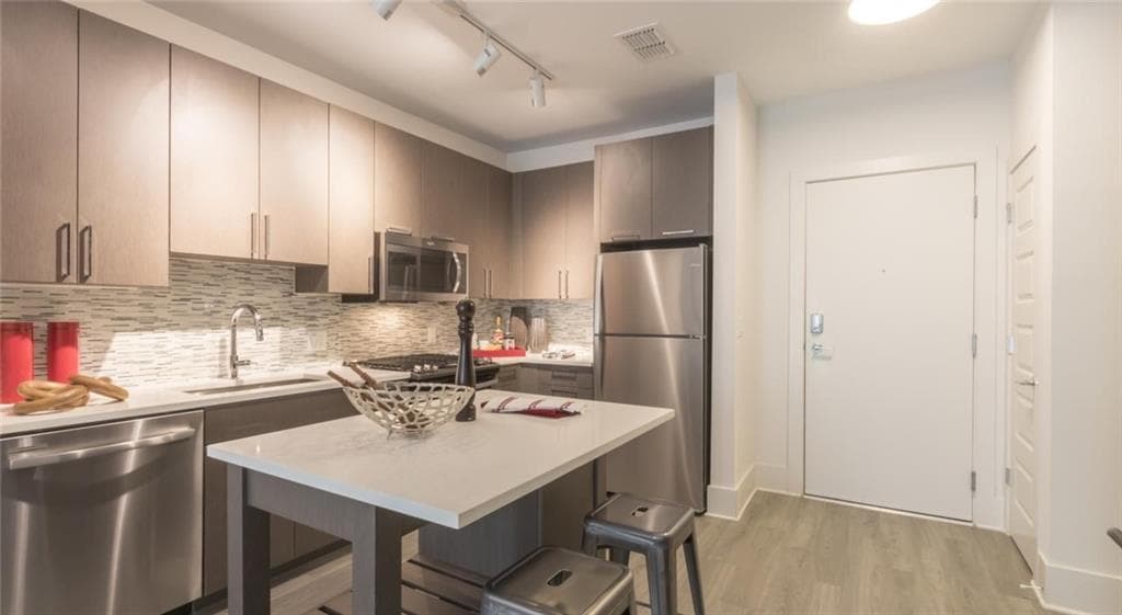 2 bedroom, 2 bathroom, 903 sq ft apartment for rent at 95 8th Street 2213, Atlanta, GA 30309 for $2,638 a month — photo 6