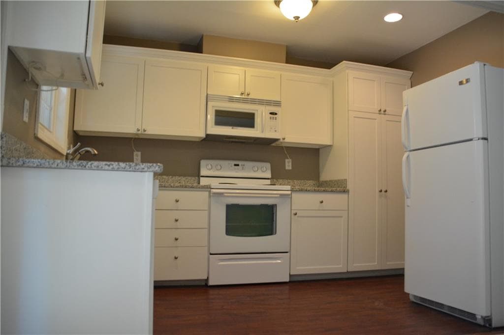 2 bedroom, 1 bathroom triplex for rent at 1299 Cumberland Road, Atlanta, GA 30306 for $2,050 a month — photo 5