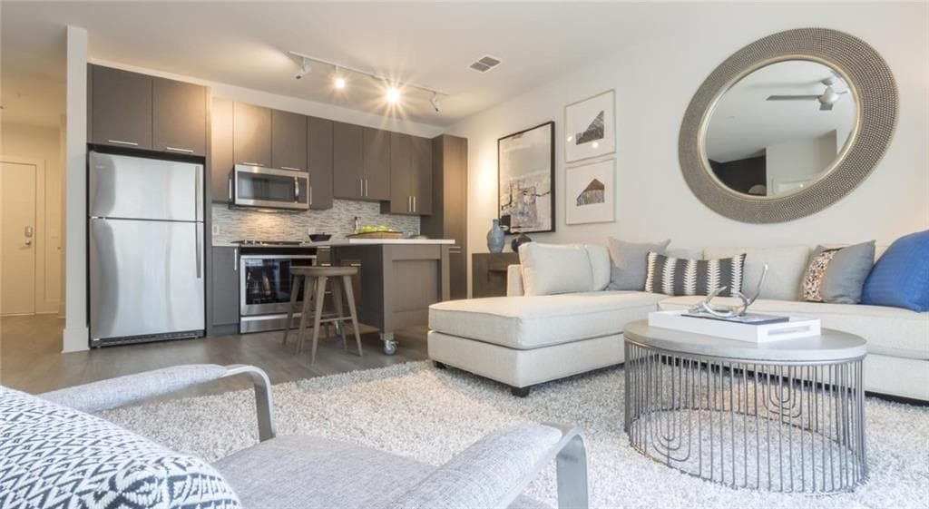 1 bedroom, 1 bathroom, 752 sq ft apartment for rent at 95 8th Street 1003, Atlanta, GA 30309 for $2,682 a month — photo 10