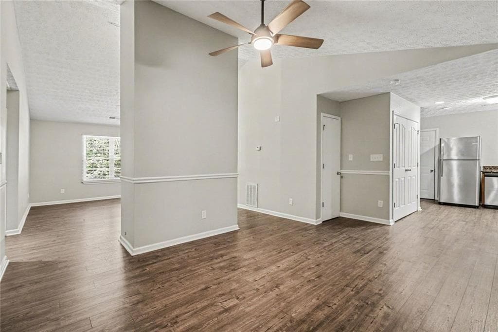 4 bedroom, 2 bathroom, 1,342 sq ft single family residence for sale at 627 Towngate Boulevard, Jonesboro, GA 30238 — photo 5