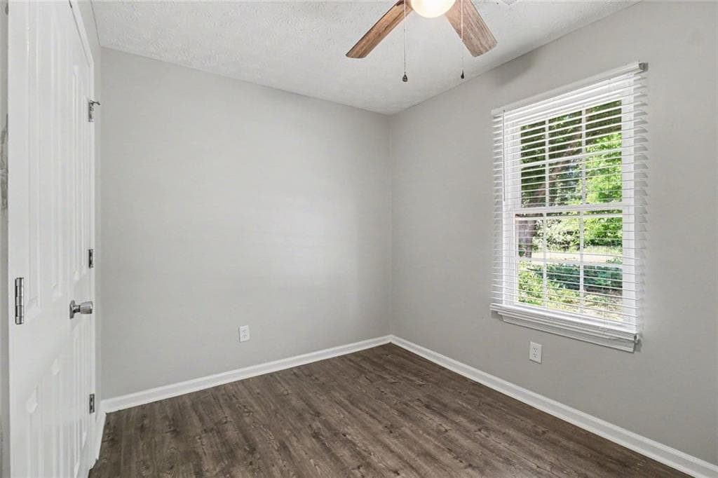 4 bedroom, 2 bathroom, 1,342 sq ft single family residence for sale at 627 Towngate Boulevard, Jonesboro, GA 30238 — photo 10