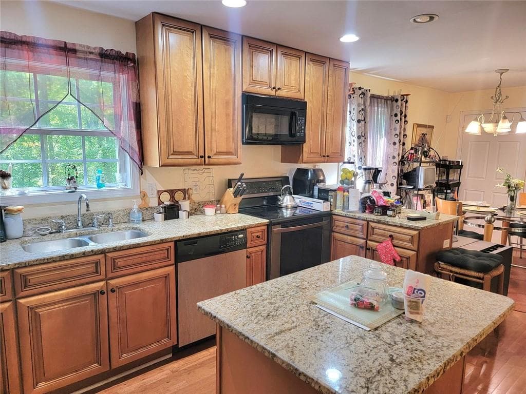 4 bedroom, 4 bathroom, 3,848 sq ft single family residence for sale at 4206 Pittman Road, College Park, GA 30349 — photo 3
